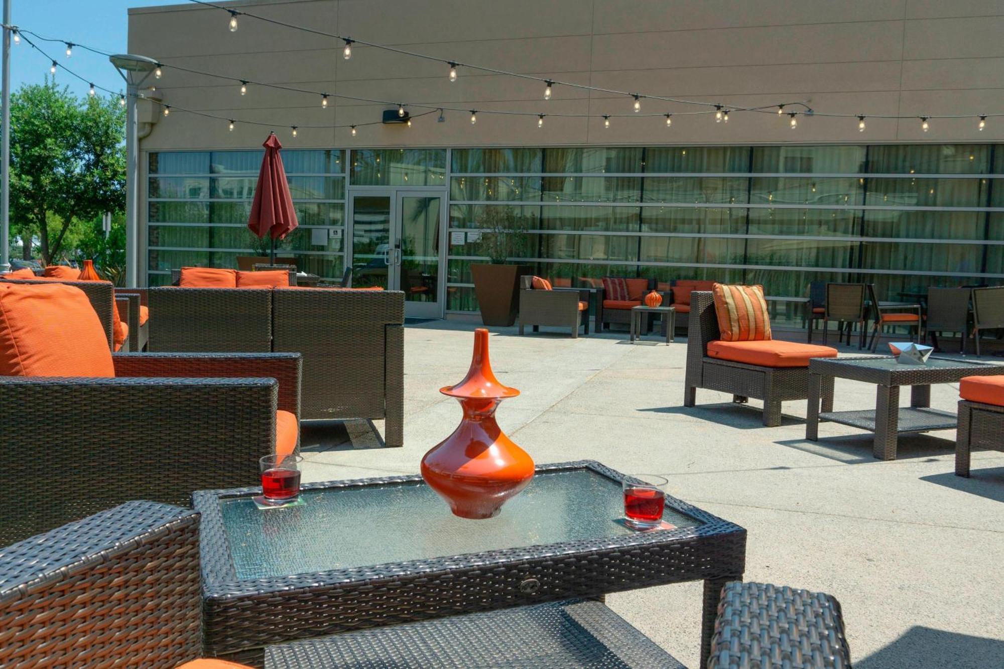 Courtyard Long Beach Airport Exterior photo